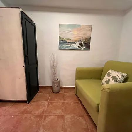 Apartman Vassia 1 *